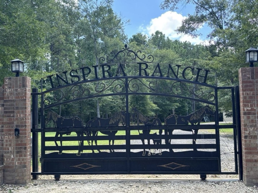 Inspira Ranch entrance gate on 14 acres — Lake Livingston and Polk County event venue